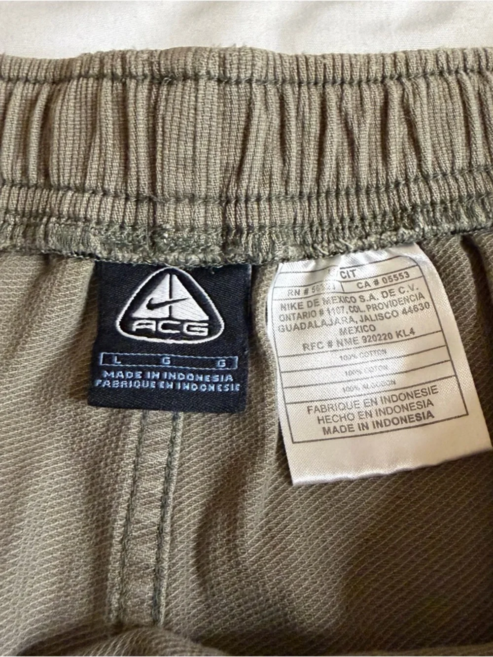 Nike ACG Trail Shorts Large Khaki Outdoor Hiking Utility Adjustable‎ Waist Men’s